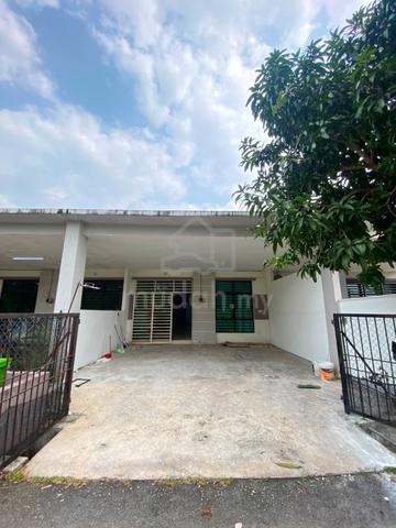 Rumah Teres Setingkat Taman Alor Ara Aman, Pekan, Pahang untuk dijual 1
