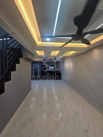 Taman Bukit Kempas Freehold Fully Renovated Full Loan Below Market 1