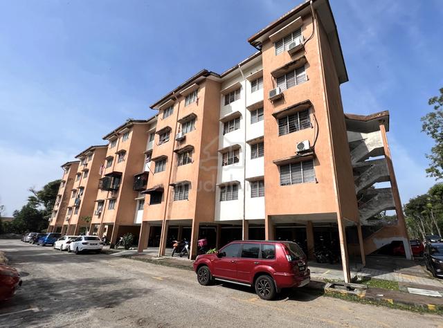 Pangsapuri Desa Subang 1