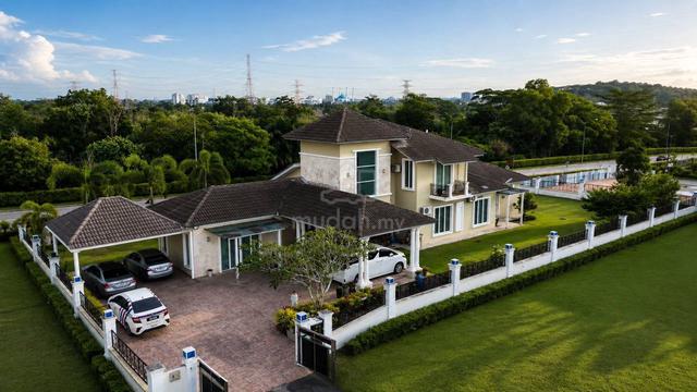 Spacious Double Storey Bungalow @ Dato Onn (Open to Non Bumi) 1