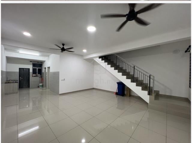 Starling, 2 Storey Terrace, Bandar Rimbayu House for Rent 1