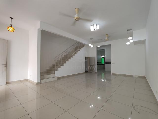 Setia Indah 13 Terrace House with 2 Aircon, 2 W.heater & Kitchen Top 1