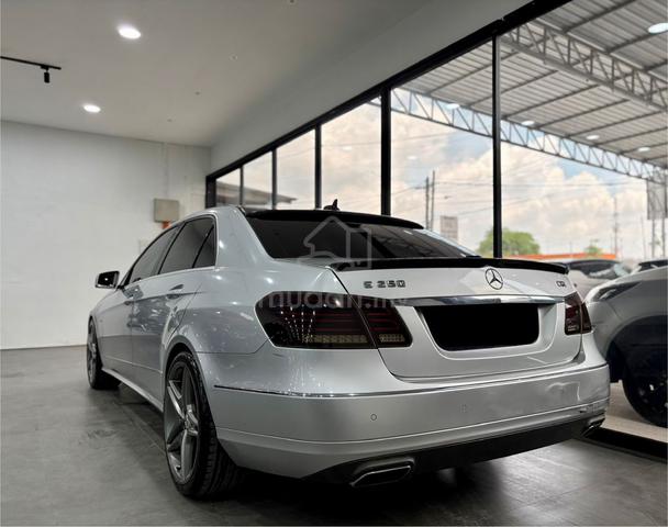 2011 Mercedes Benz E250 CGI BlueEFCY - 4