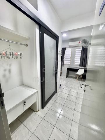 Uni Suites 1