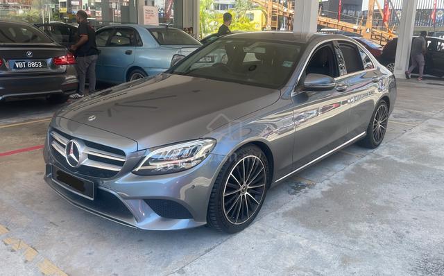 2019 Mercedes Benz C200 - 3 digit no, HSS service - 1