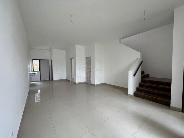 Bandar Mahkota Banting 2 Storey House End Lot Facing Lake View WCE 1