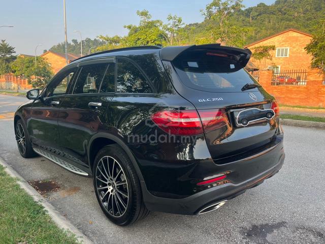 True 18/19 Mercedes Benz GLC 250 AMG DirectOwner - 2