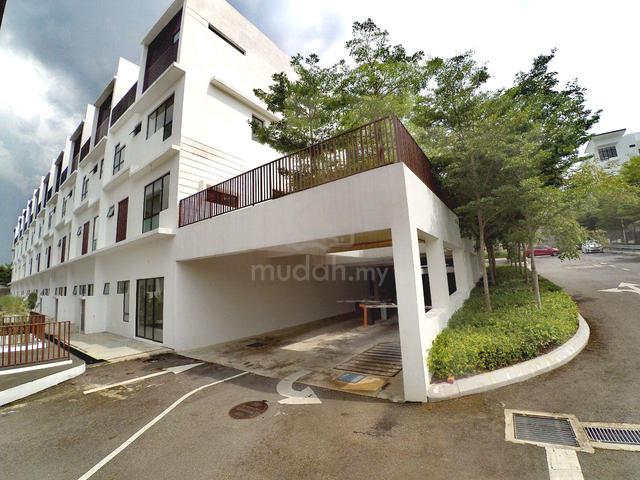 Best Buy 3.5 storey Villa Elevia Residence, Taman Putra Prima Puchong 1
