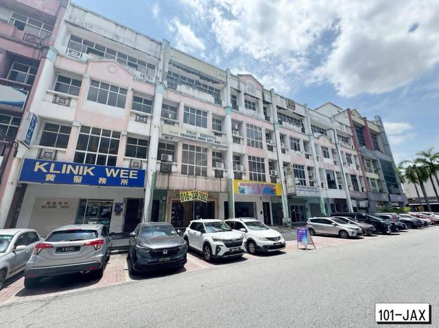 BANDAR BARU KLANG 4 Storey Shop lot 22x75 For Sale 1