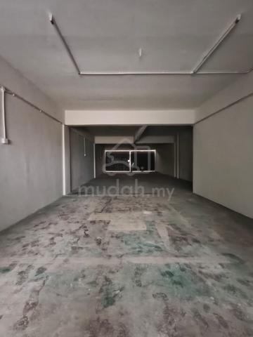 KEDAI Tingkat 1 & 2 untuk DISEWA, Berdepan Padang Taman Kem Port Klang 1