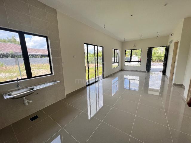 (Kerajaan Lppsa Loan) Rumah Bungalow With Clubhouse 4