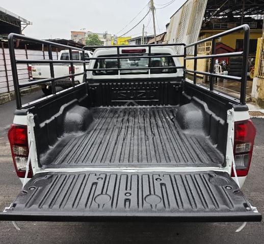 17 Isuzu D-MAX 2.5 4x4 Single Cab 4WD Pick Up Dmax - 5