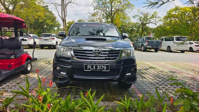 2015 Toyota HILUX 3.0 G TRD SPORTIVO MY14 KUN26R - 3