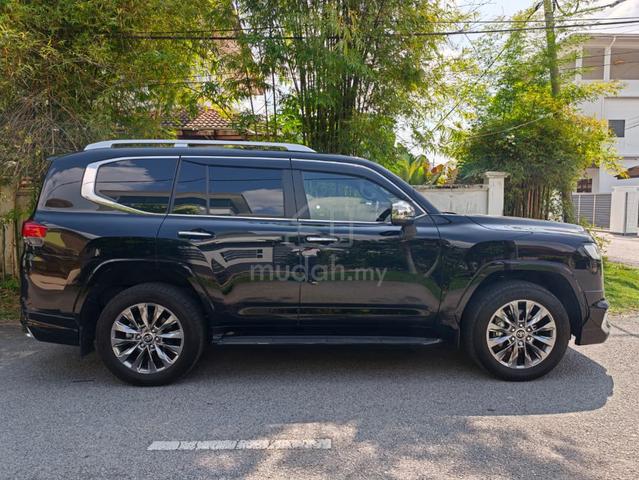 Limited BlackInterior Toyota LANDCRUISER ModelKIT - 2