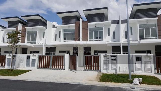 SuperLink Home 2-STOREY 22x80 [salary 4K boleh apply] Cyberjaya 1