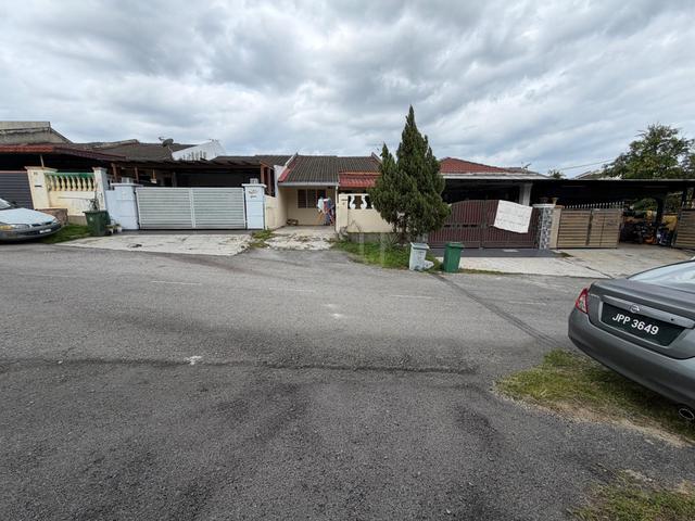 Single Storey Corner Lot House For sale Taman Maju 1 Kajang selangor 1