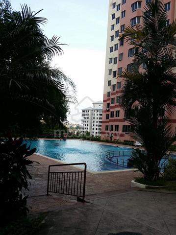 Partially Furnished Penang Greenlane Room For Rent 1