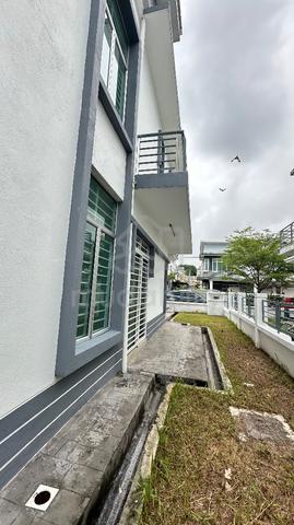 Non Bumi NEWLY REFURBISHED Double Storey SEMI D Terrace SP 10 , BSP 5