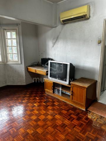 got 2 bilik for rent, one master and one single room 1