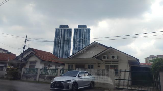 Single-Storey Old House Cheras Nearby Velocity For Rent 1