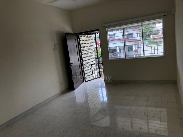Jalan SS3 1-Sty size 22 x 80 full renovation K/extended petaling jaya 1