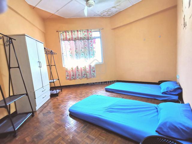 FREE 1 MONTH - Male Female Couple Medium Room Kuchai Entrepreneurs 1