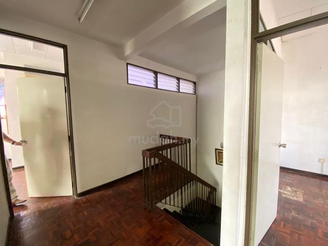 WORTH BUY! Double Storey Semi D @ Sg Ara [ Land Area 5156sf ] 1