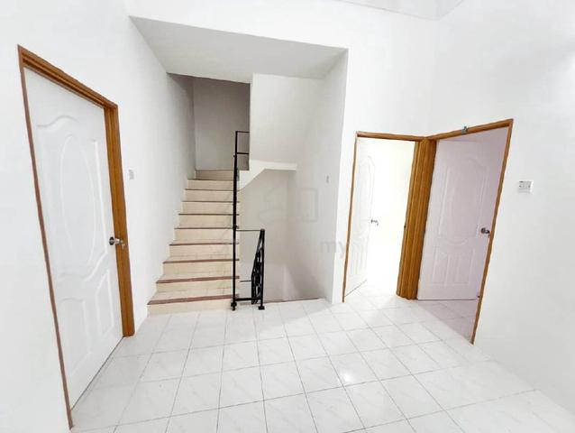 2.5 Storey Fully Furnished House for Sale – FREEHOLD – Near AEON Stati 5