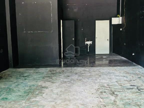 CHEAPEST RENTAL! Sungai Ara. Groundfloor shoplot. Facing main road. 1