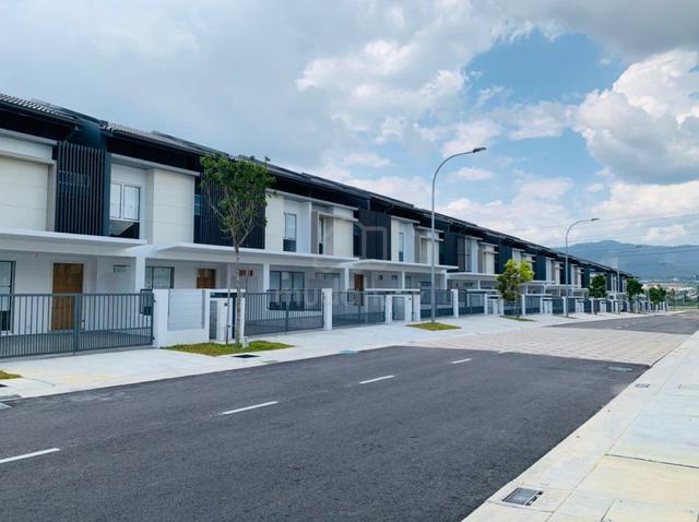 2 Sty Teres Garland 1 Cassis Coral Kota Emerald Country Homes 1