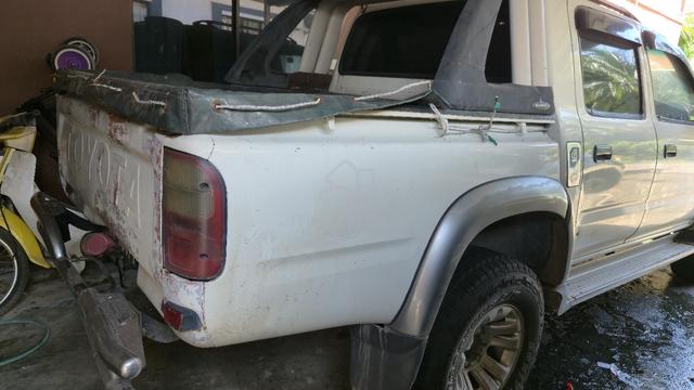 2001 Toyota HILUX 2.8 DUAL CAB (M) - 4