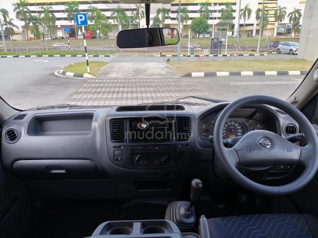 2009 Nissan Urvan 3.0 (M) Window Van 14 Seat - 4