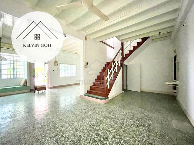 Ayer Itam Freehold 2-Storey Terrace 3 Bedrooms 2 Car Parks 2,000 sq ft 1