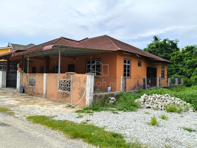 Rumah untuk disewa – Taman Parit Baru, Pasir Tumboh 1