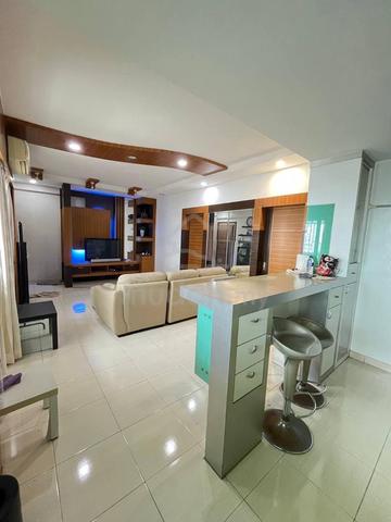The Embassy Suites (Duta Impian) 1