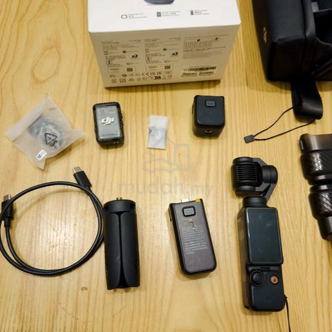 DJI Osmo Pocket 3 Creator Combo | 10/10 Like New - photo 2 of 6