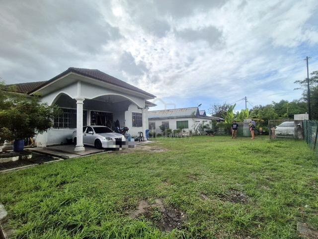 Rumah Bungalow Single Storey Kampung Melayu Sri Kundang, Kundang 1