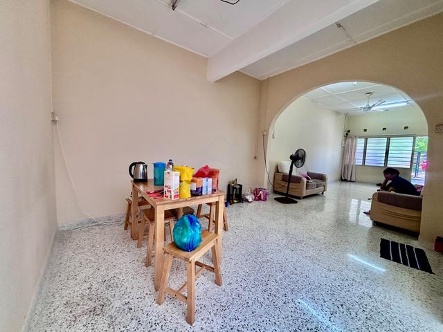 Single Storey House at Tmn Cicely Available For Sale 1
