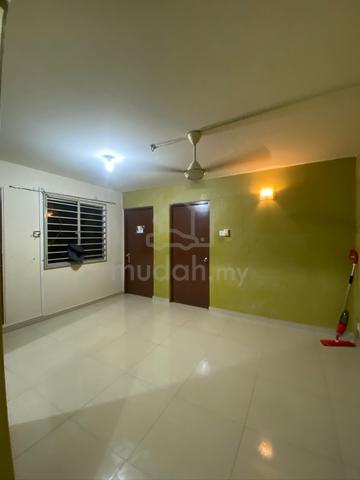 Rumah Flat blok E tingkat 1 1