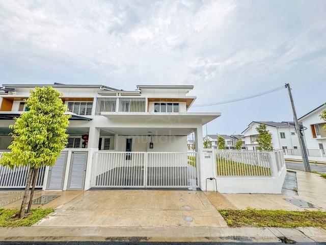 FREEHOLD Corner Lot Double Storey Laman Sendayan, Bandar Sri Sendayan 1