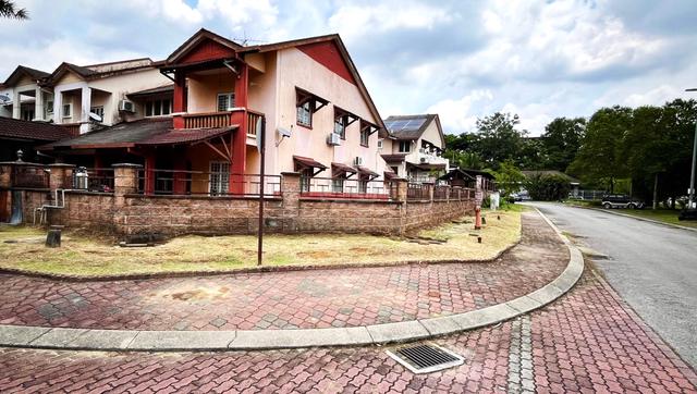 Spacious Corner Lot Bukit Jelutong Must View 1