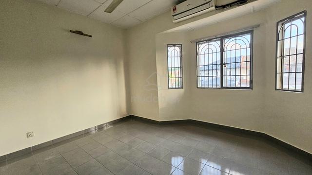 (Nice unit) 2 Storey Terrace @ Taman Puchong Utama 5