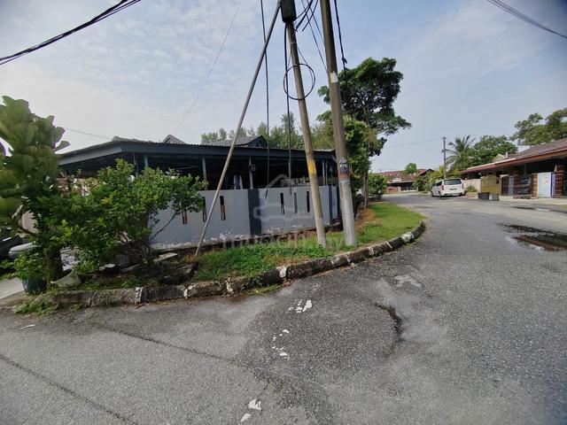Corner Lot Single Storey Cluster, Jalan Murai Pantai Sepang. 1