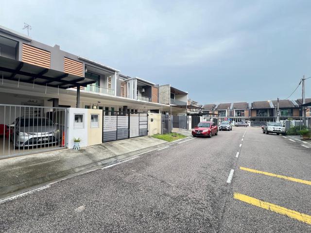 Rumah teres moden sebenar sekitar Bandar Putra Kulai untuk semakan nilai rumah