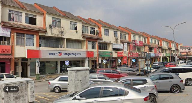 Selayang Jaya,shop for Rent same row with HongLeong Bank &near Maybank 1
