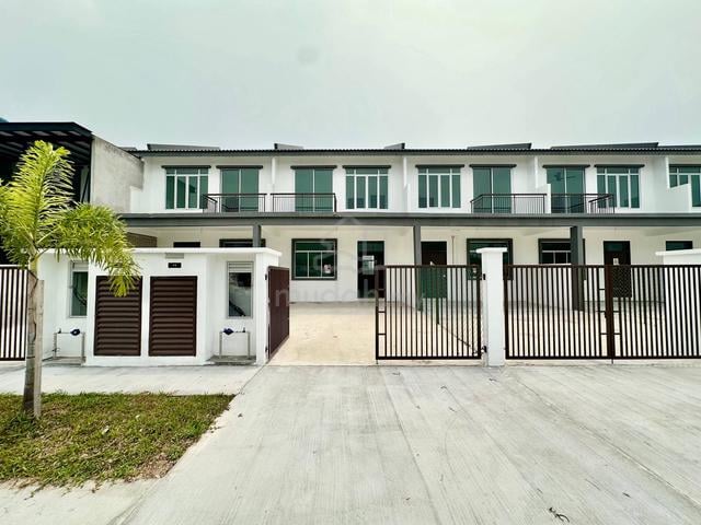 BRAND NEW FACING OPEN 2 Storey TMN Scientex Kuala Langat 1