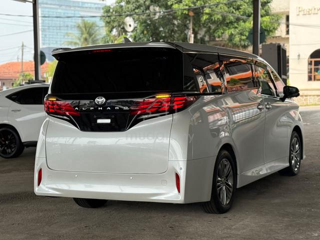 2024 Toyota ALPHARD 2.5 Z 2PD 7SEATER 4CAM 31K KM - 2