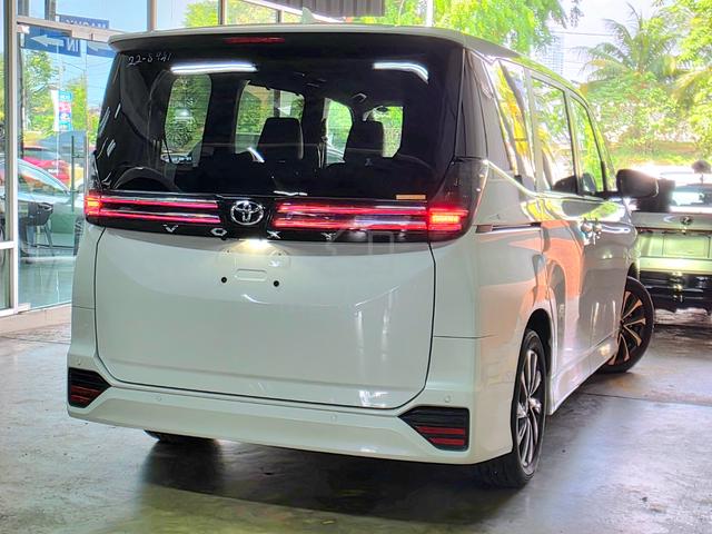 2023 Toyota VOXY 2.0 S-Z (A) - 3