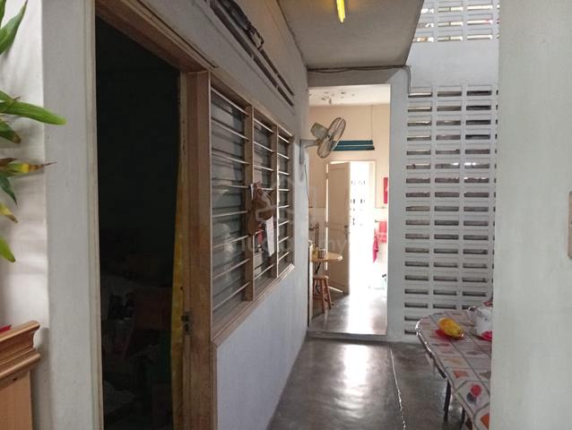 Taman paramount garden section 20 PJ petaling jaya 2 storey for sale 1