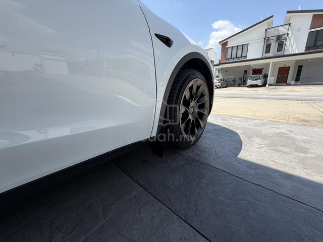 2024 Tesla MODEL Y STANDARD RANGE (ENHANCED - 4